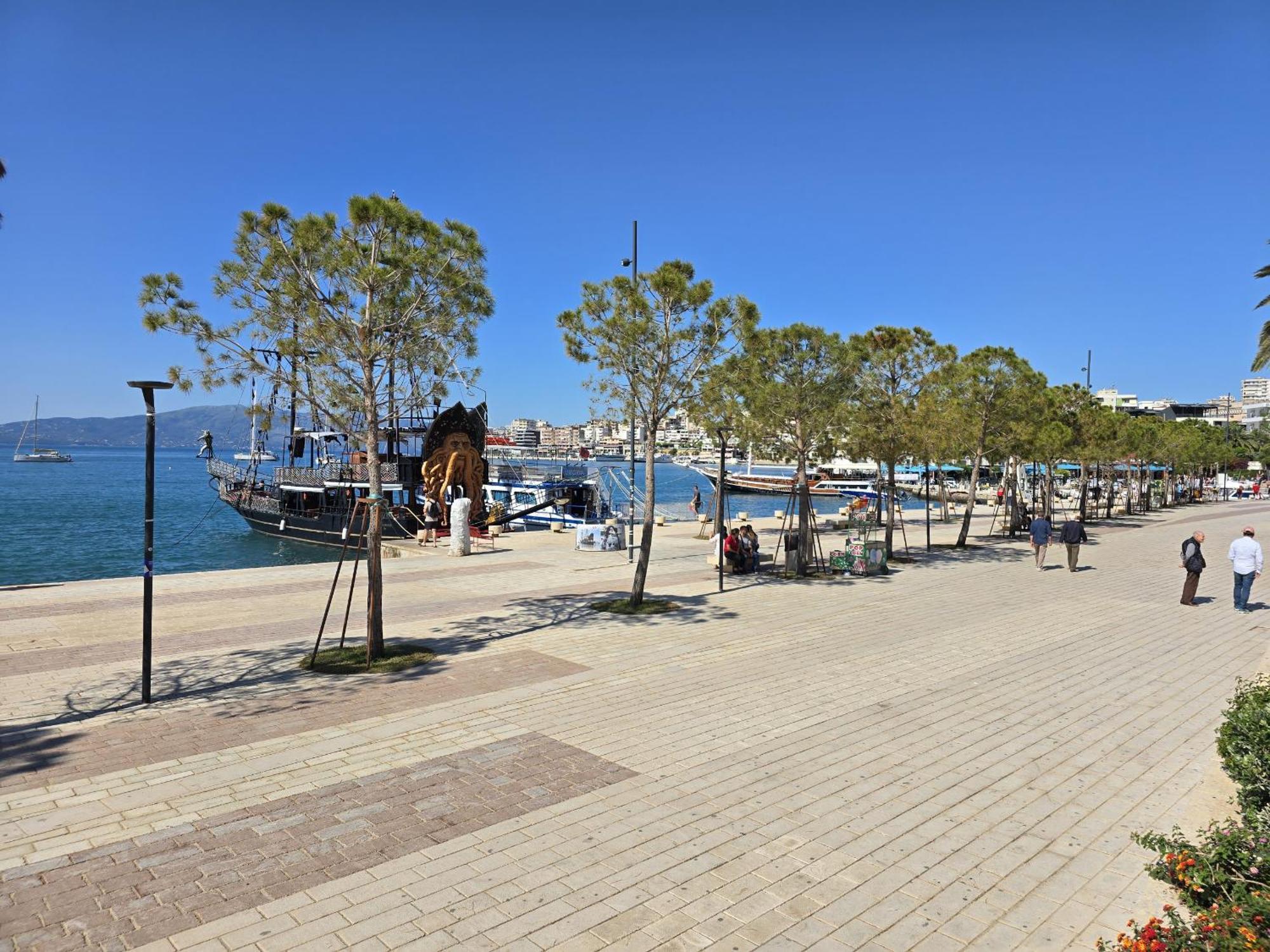 Saint Tropez Apartment Саранде Екстериор снимка
