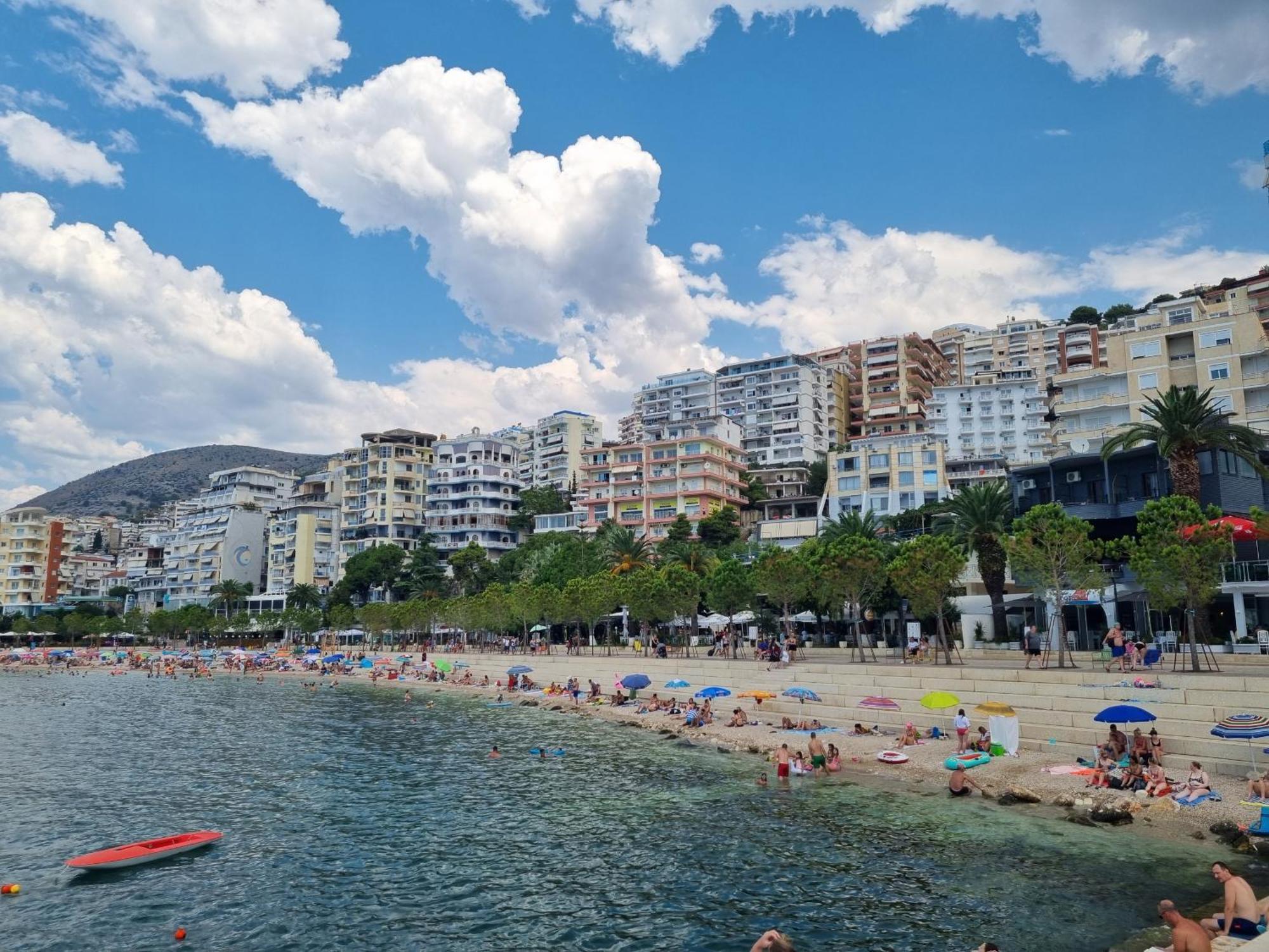 Saint Tropez Apartment Саранде Екстериор снимка