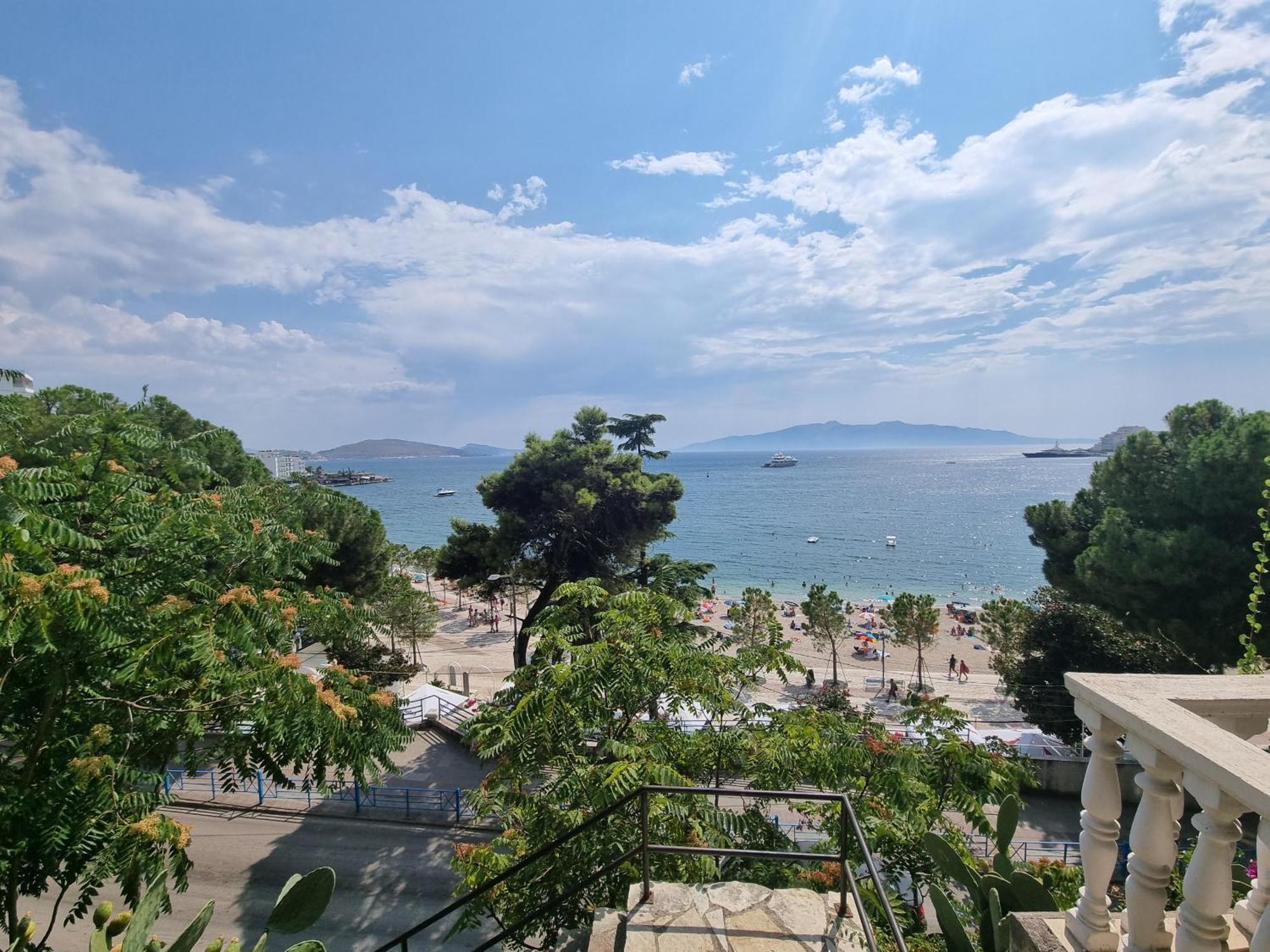 Saint Tropez Apartment Саранде Екстериор снимка